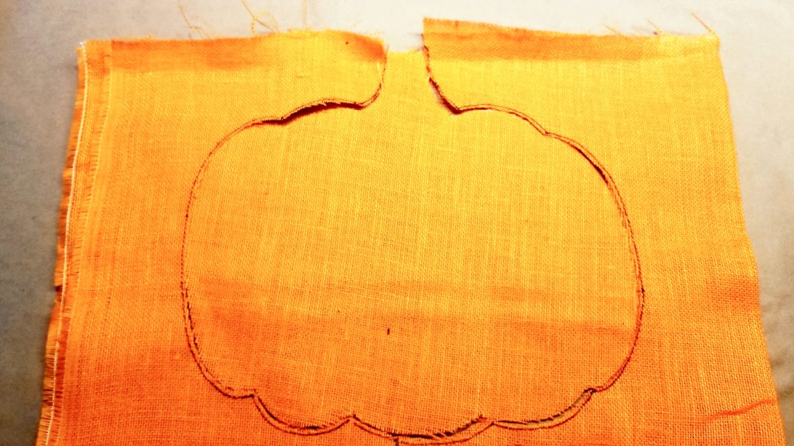 No Sew – Burlap Pumpkin Wall/Door Hanging (Free Printable Template ...