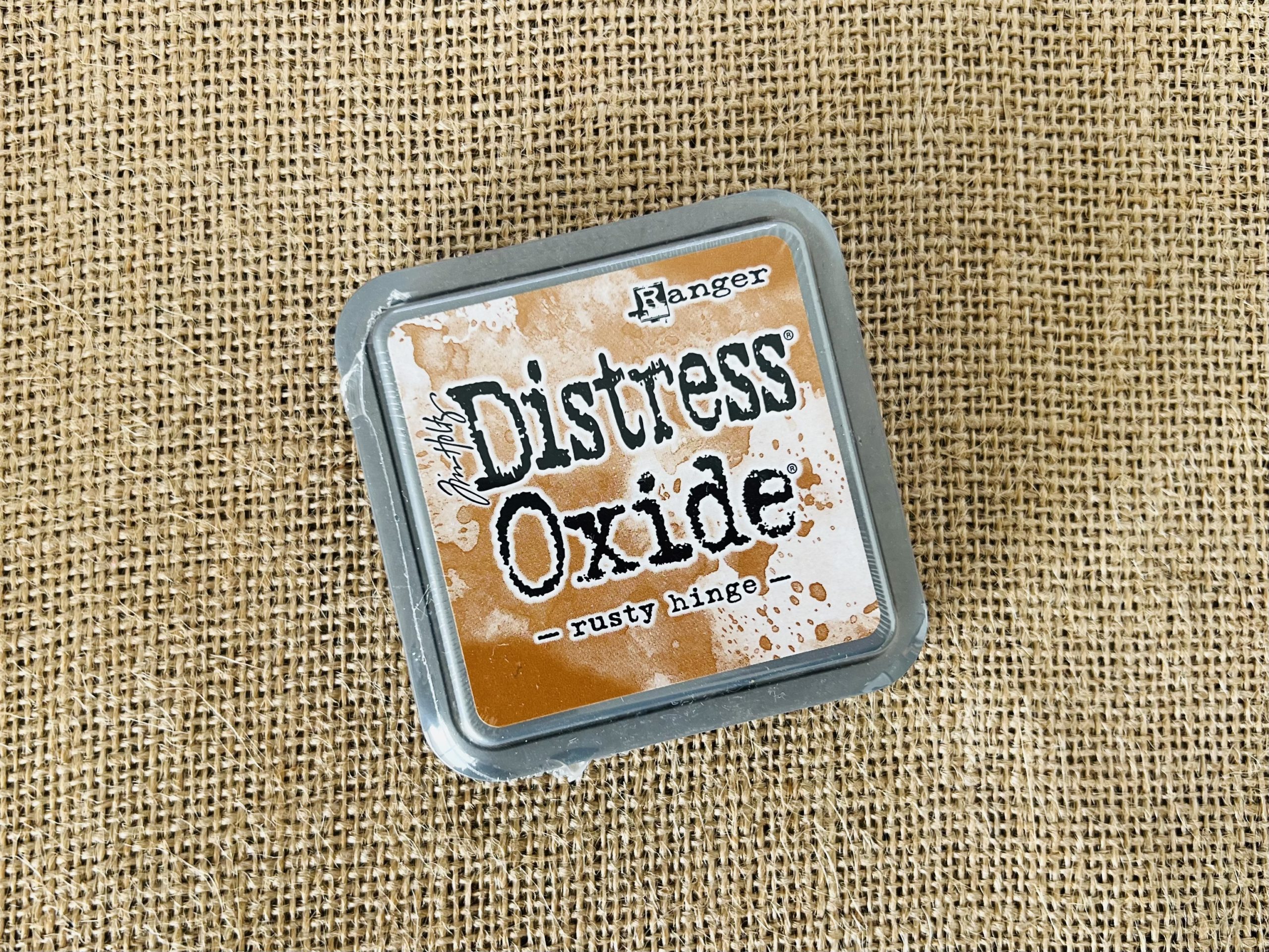 Distress Oxide – Rusty Hing – Kristy's Craft Room